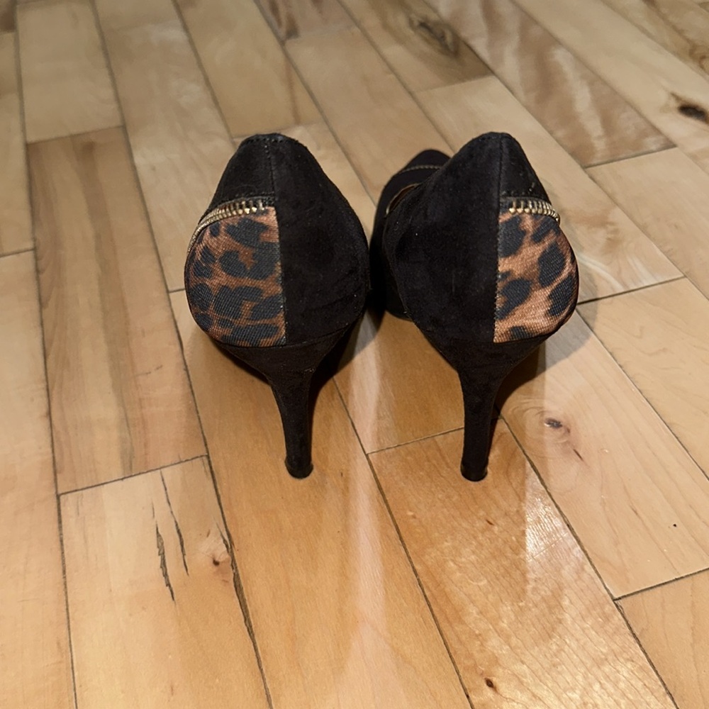 Nine West Black and Leopard Print Heels - Picture 2 of 7